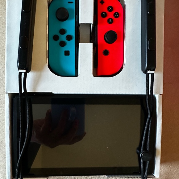 Nintendo Switch Mario In Box - Picture 2 of 6